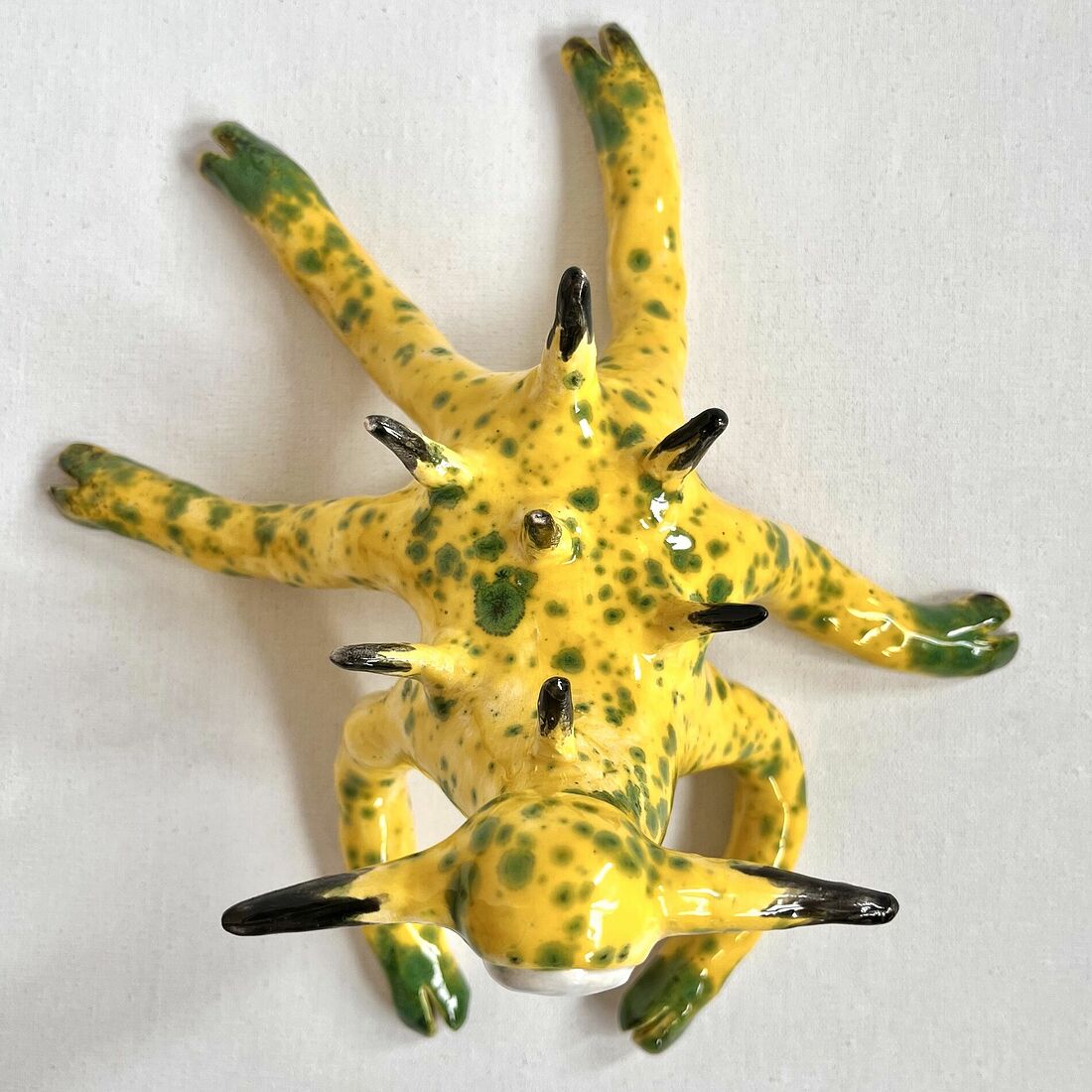 20*22*18 cm  clay, glaze  2023  Sold