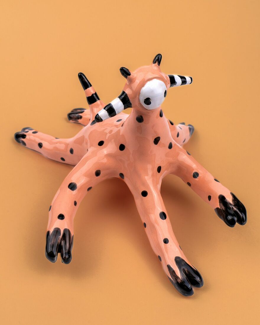 clay, glaze   14,5*24,5*25,5 cm  2023  For Sale